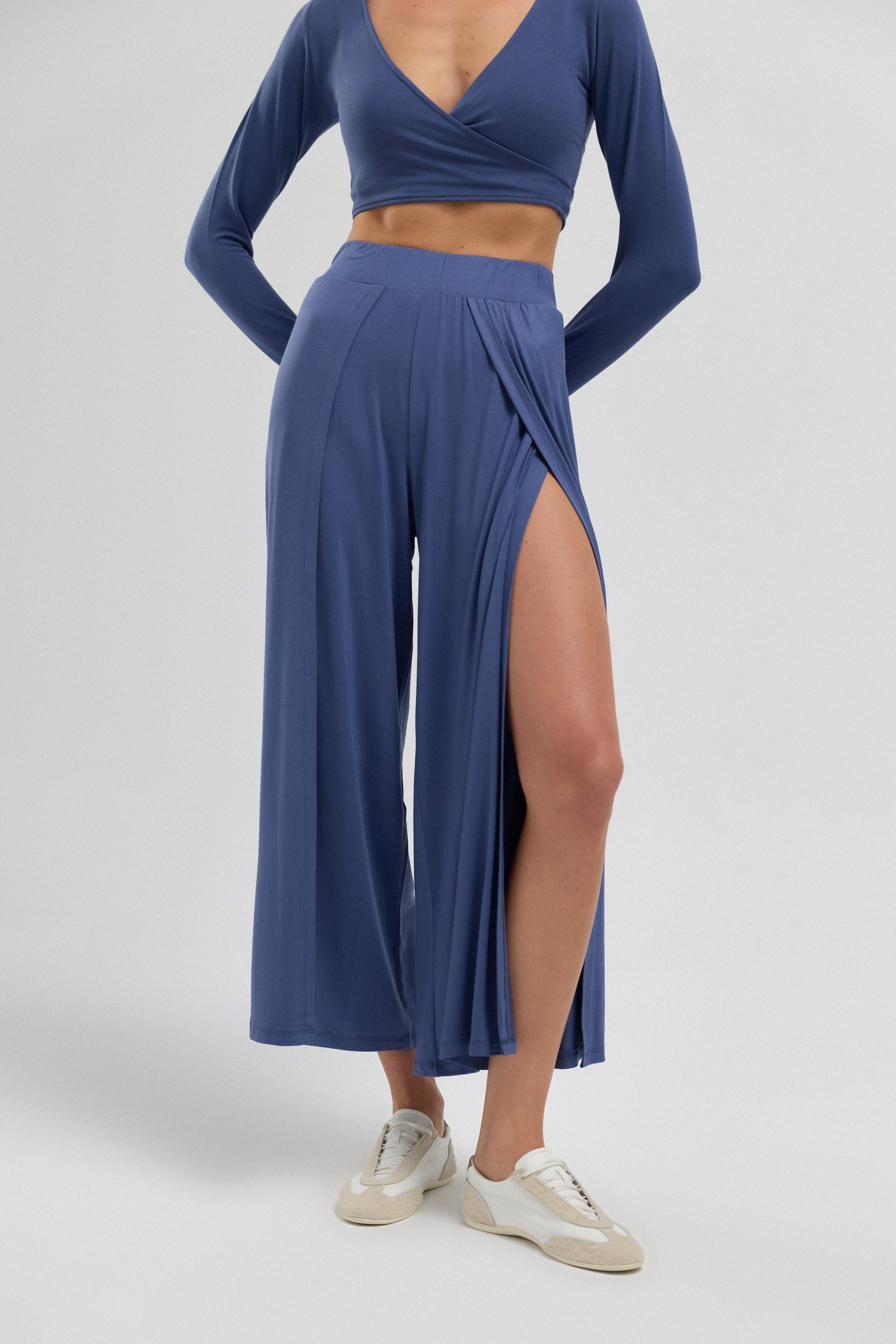 Soft Skin Touch Aera Yırtmaçlı Pantolon